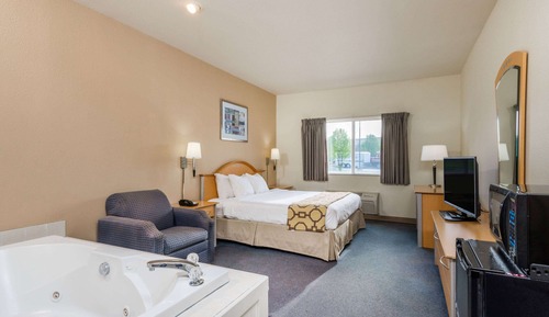 Deluxe Room, 1 King Bed, Non Smoking