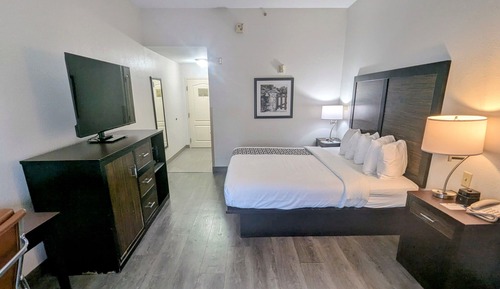 Room, 1 King Bed, Accessible, Non Smoking (Mobility/Hearing Impaired Accessible)