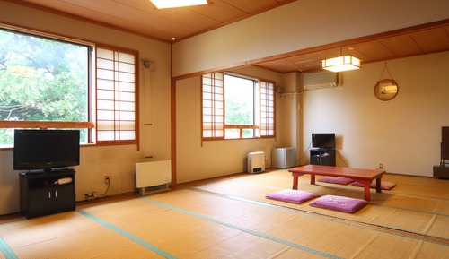 Japanese Style Room, Shared Bathroom (Tatami 16)