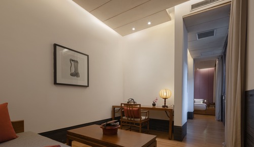 Courtyard Suite