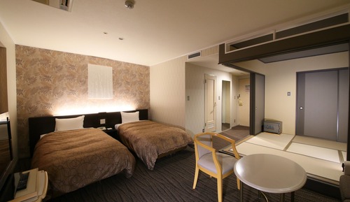 Japanese/Western Style Room for 4 People