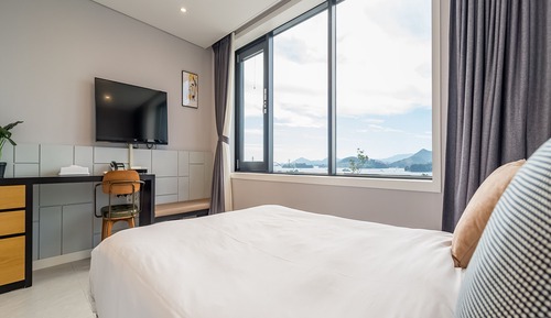 Labium 2F Double Ocean View (No Private Pool Access)
