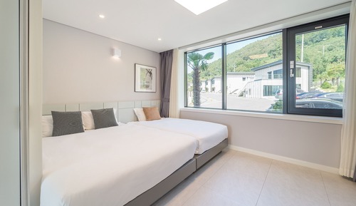 Labium 1F Twin Ocean View (Private Pool Access)