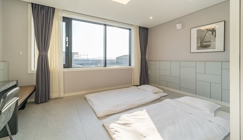 Labium 2F (Korean Ondol) (No Private Pool Access)