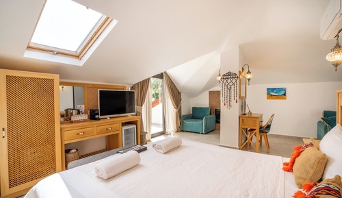 Deluxe Quadruple Room