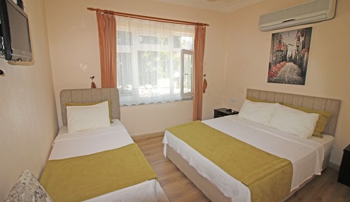 Triple Room
