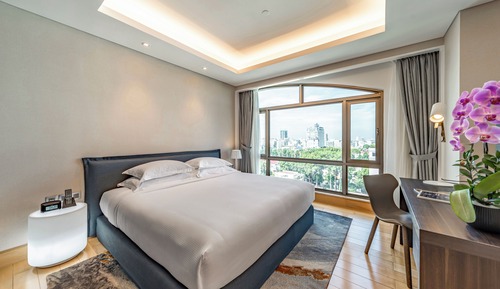 Deluxe Studio Suite, 1 King Bed, City View