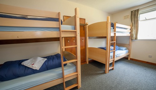 Room, Shared Bathroom (6 Person)