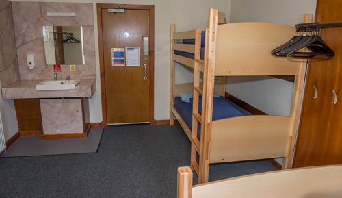 Shared Dormitory, Men only, Shared Bathroom