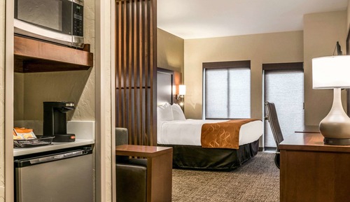 Suite, 1 King Bed, Non Smoking, Balcony