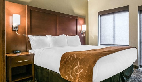 Suite, 1 King Bed, Accessible, Non Smoking