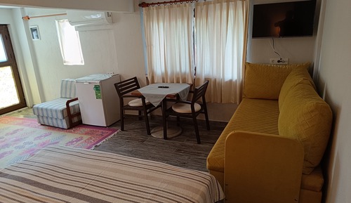Basic Triple Room