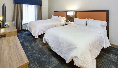 Room, 2 Queen Beds, Accessible, Bathtub