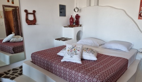 Honeymoon Suite (Ariadne & Dionysus)