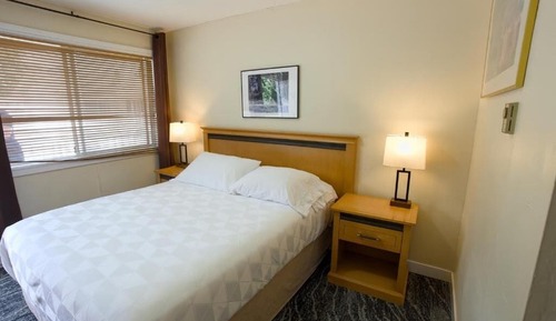 Family Suite, Multiple Beds, Ensuite, Mountain View