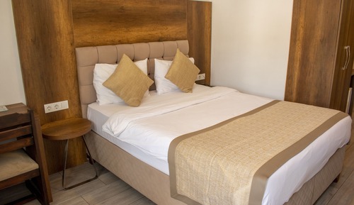 Superior Double Room, 1 Double Bed, Lanai, Partial Sea View