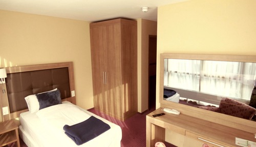 Single Room Corner