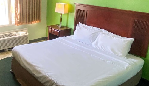 Room, 1 King Bed, Accessible, Non Smoking