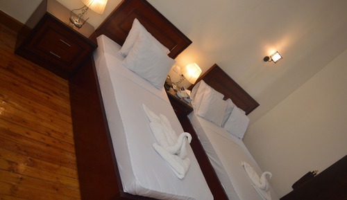Deluxe Triple Room, City View