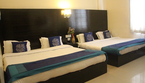 Family Suite, 1 King Bed, City View, Executive Level