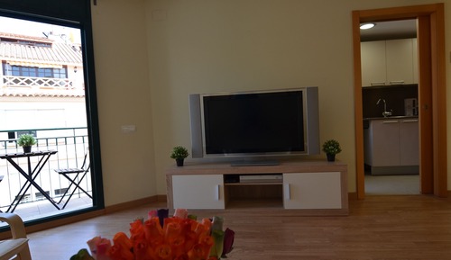 Deluxe Apartment, 3 Bedrooms, 2 Bathrooms, Beachside (Elcano 3-1)