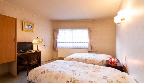 Economy Twin Room, Private Bathroom