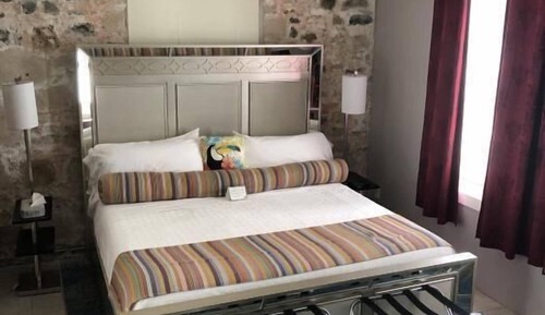 Single room, 1 King Bed, Private Patio, Garden View (The Madison)