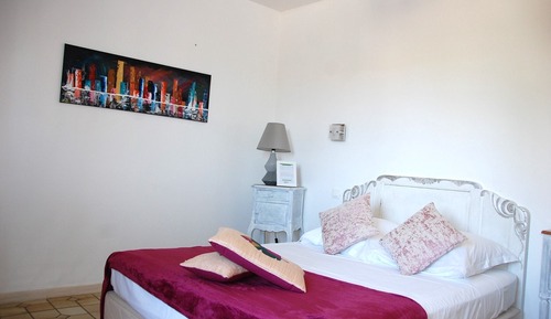 Double Room (3)