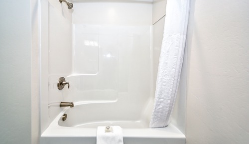 Standard Room, 1 Queen Bed - Shower/Tub Only - No Pets