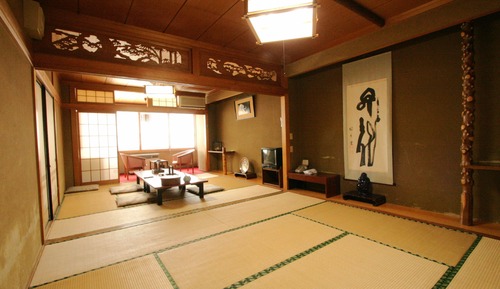 Traditional Room, 2 Bedrooms, Non Smoking, Shared Bathroom
