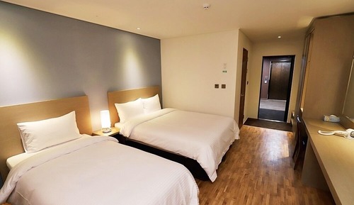 Run of House (Random Bed Type)