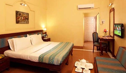 A/C Luxury Deluxe Room
