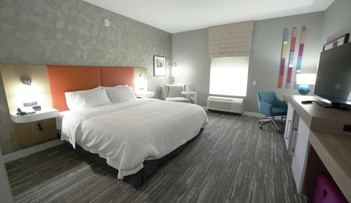 Room, 1 King Bed, Accessible, Bathtub