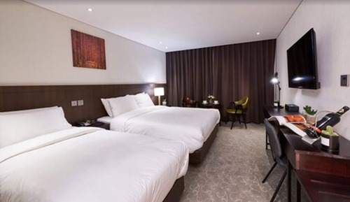 2. Deluxe Family Twin Room