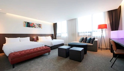 4. M Suite - Providing 1 Bottle of Wine (Bed types are not guaranteed)