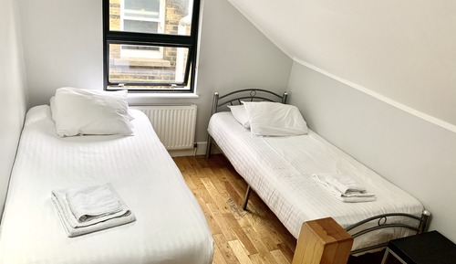 Deluxe Three Bedroom Apartments (3 Bedroom)