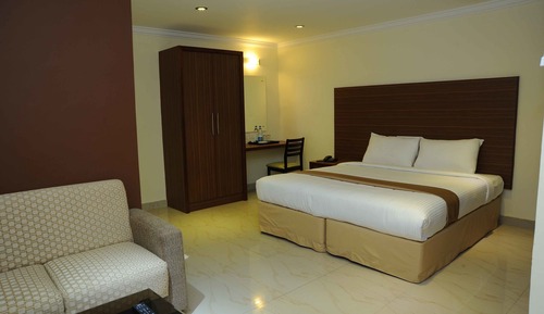 Room (Esteem AC)