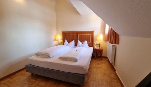 small double room with lake view, annex