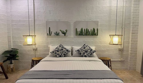7. Deluxe Double room (Yindee Home)