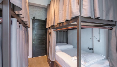 2. Family Room for 6 - Private external