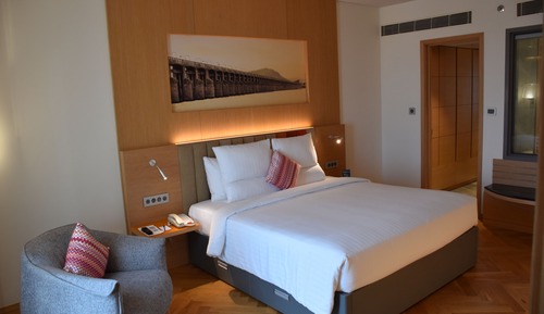 1 Bed Room Family Apartment - Queen Bed