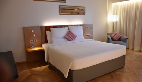 1 Bed Room Family Apartment - Queen Bed