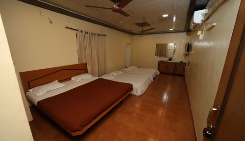 Standard Quadruple Room, 1 King Bed