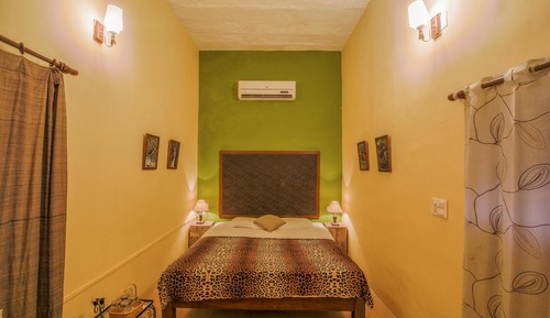 Deluxe Room, 1 King Bed, Non Smoking