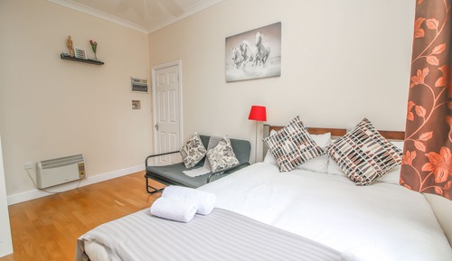 City Apartment, 2 Bedrooms, Kitchen