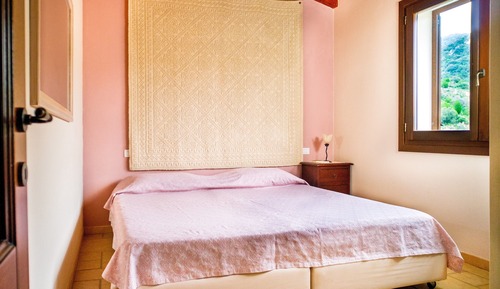 Basic Double Room, Garden View