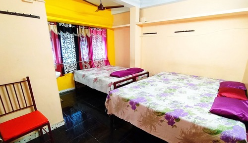 Non A/C Economic Five Bed Room