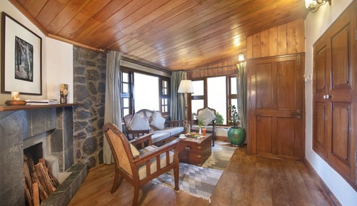 Signature Suite with Fireplace