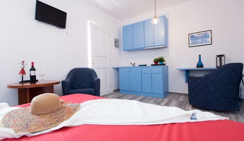 Basic Studio Suite, 1 Bedroom, Smoking, Garden Area
