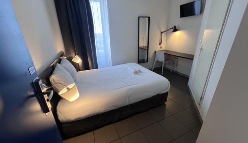 Economy Room